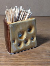 Porte pic Vallauris signé F.P.P. en forme de part de fromage vintage