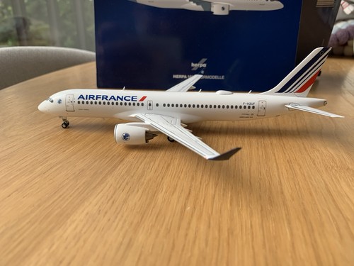 Herpa 571951 airbus - airbus, a220-300
