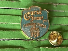 pins GUESS JEANS USA