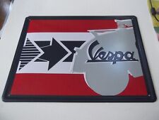 VESPA  SCOOTER     tôle peinte     no plaque emmaillée  collection