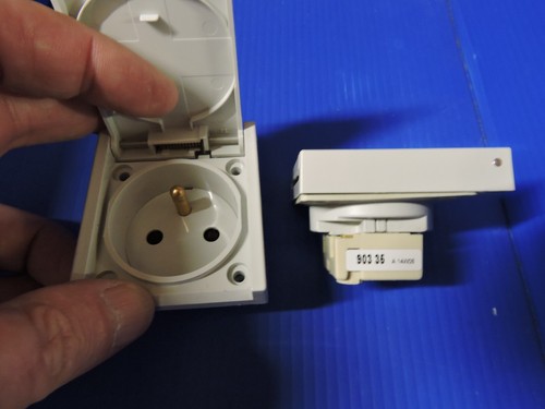 Socle prises plexo legrand - prises,