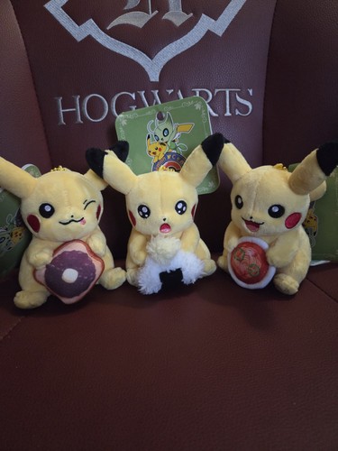 Lot peluches pikachu - de,