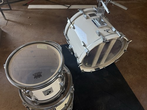 Seven piece sonor off white - in,