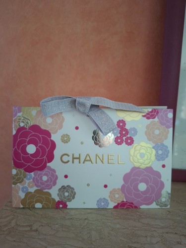 Chanel boîte cadeau - ,