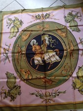 CARRE DE SOIE  DE PIERRE