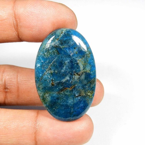 Cabochon apatite bleu fluo