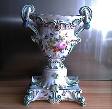 ANCIEN VASE JARDINIÈRE EN PORCELAINE DURE signé DD