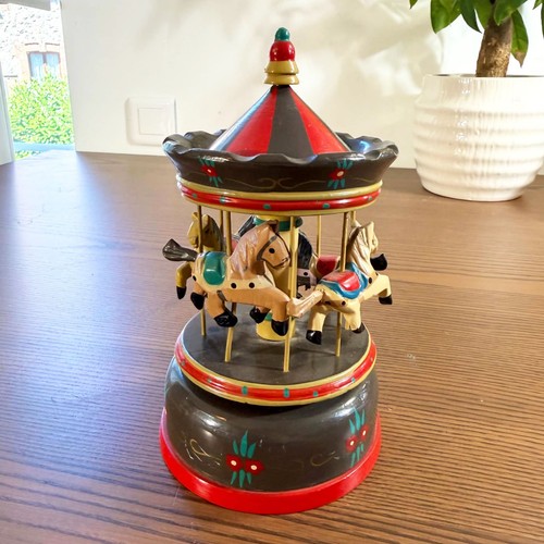 Boîte musique carrousel - boîte,