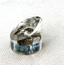 Inclusion résine  Pierre