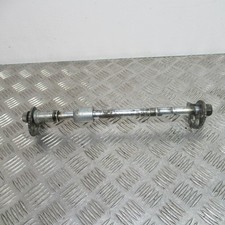 Axe roue arrière YAMAHA 125