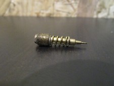 Vis de richesse de carburateur