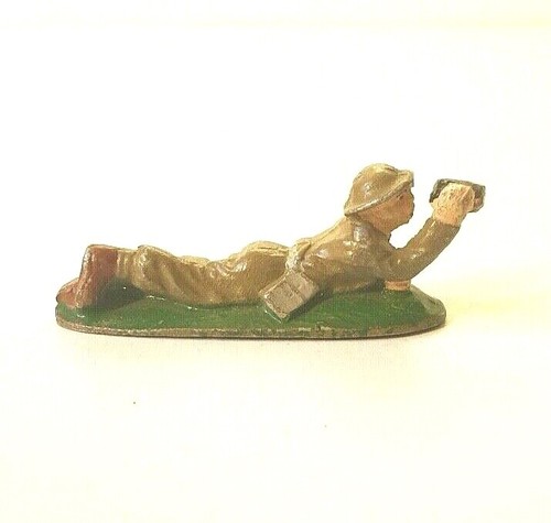 Soldat anglais couché avec