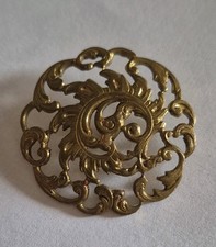ANCIEN BOUTON DORÉ LAITON OU BRONZE??