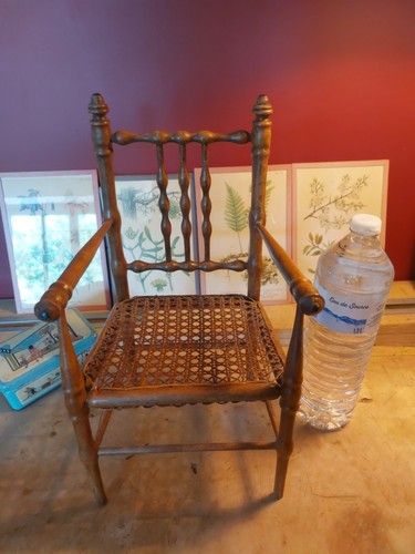 Chaise poupée ancienne bois
