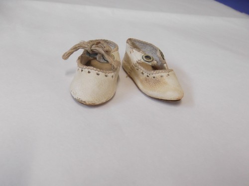 Paire chaussures ancienne - paire,