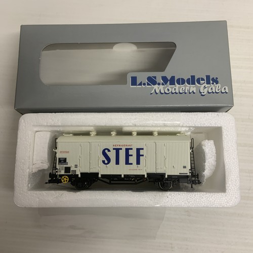 Train models 30003 - ho, ls