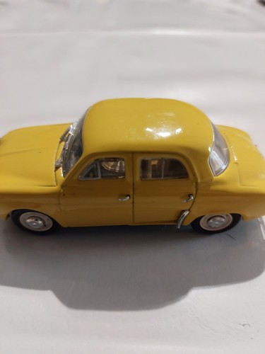 Voiture miniature renault - voiture,