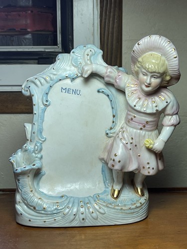 Fillette porte menu ancien - menu, en