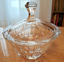 Bonbonnière en verre ou cristal ?