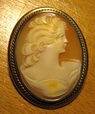 BROCHE - PENDENTIF ancien