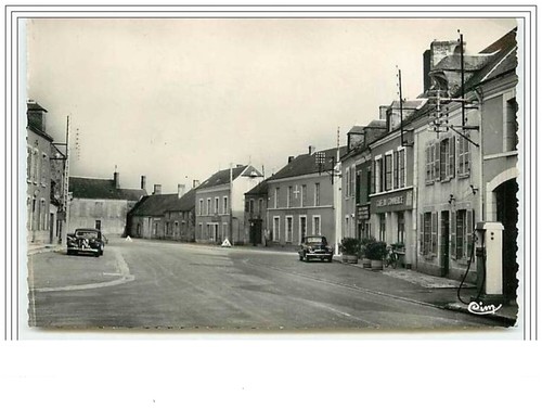 Sancheville place pompe - pompe, à