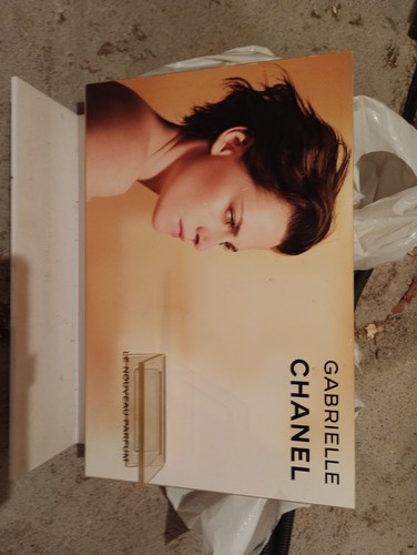 Présentoir parfum chanel - parfum,