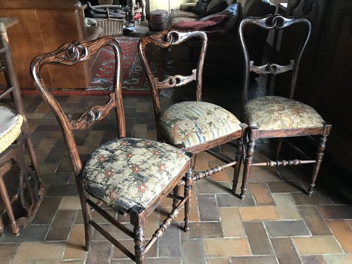 Petites chaises anciennes - chaises,