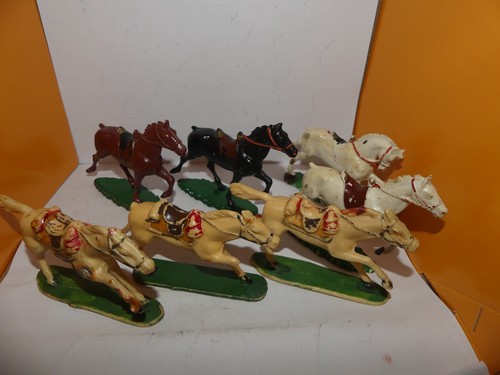 Lot figurines chevaux - figurines,