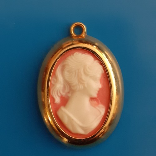 Feve medaillon pendentif - feve,