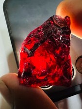 Grenat rouge brut 124 CT