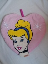 Range pyjama princesse DISNEY Cendrillon coussin housse d'oreiller matière douce