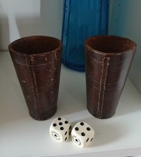 ANCIEN JEUX DE DÈS GOBELETS
