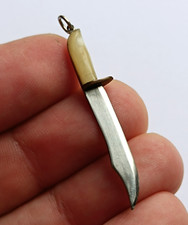 Mini couteau pendentif 42mm ancien bijou lame acier poignée claire vintage