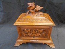 Ancien coffret Forêt Noire En Bois Sculpté cave à cigare Boite