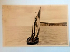 Cpa Le Treport en Mer et environs.Petite barque tréportaise partant à la pêche 1