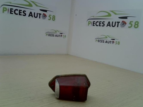Feu arriere principal droit