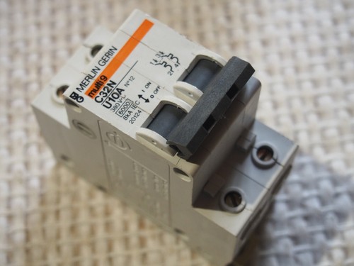 Disjoncteur bipolaire merlin - bipolaire,