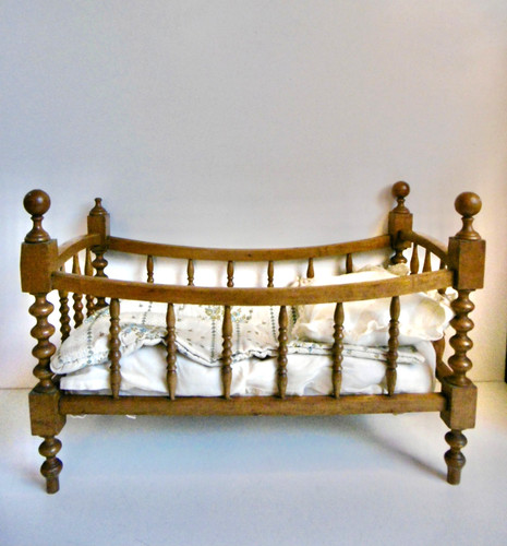Petit lit poupée ancienne - petit, en