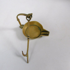ancienne lampe a huile en
