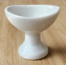 Ancien Rince Oeil en Porcelaine Blanche sur Pied  Sciences Médicales Réf N°4