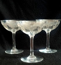 LOT DE 3 COUPES A CHAMPAGNE EN CRISTAL DE BACCARAT MODELE MOLIERE 