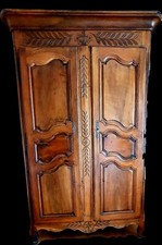 Armoire Provençale Louis XV en noyer 18ème siècle 2 tiroirs et un tiroir secret 