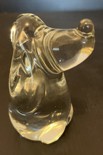 chien teckel basset en pate de