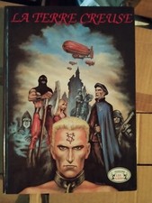 Livre De Jeux De Rôle La Terre Creuse, Silmarils, Vintage 