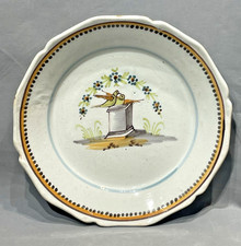 Nevers Assiette De Mariage Faïence Fin 18ème Colombes Sur Stèle