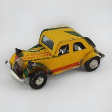 Voiture jouet de bricolage