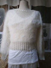Splendide pull  Court  100 % angora   ANNY BLATT taille 36 / 38 Comme Neuf
