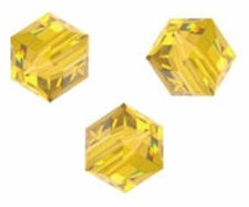   FRANCE.....   3 Perles cubes Swarovski 6 mm ( 5601 ) LIGHT TOPAZ