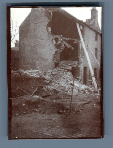 Une maison ruine vintage - maison,
