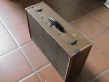 ancienne valise en carton